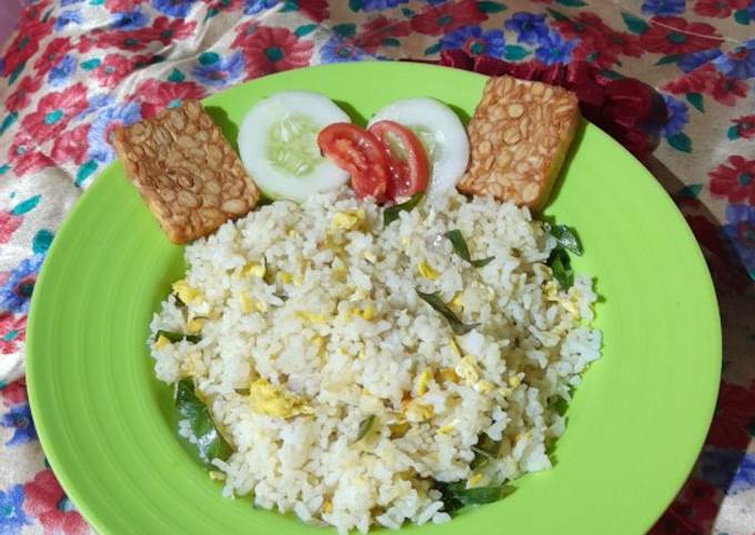 Nasi goreng daun jeruk