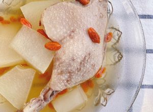 รูปของ เป็ดตุ๋นฟักมะนาวดอง 🦆/ Duck and winter melon soup with preserved lime 🦆