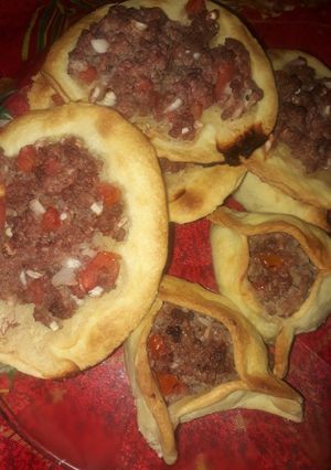 Una foto de Sfiha o empanada Árabe