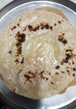 रोटी (roti recipe in hindi) रेसिपी मुख्य फोटो
