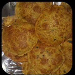 A picture of Besan Wheat Flour Rava & Kasuri Methi ki Spicy Puri.
