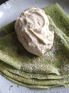 A picture of Matcha Crepes with Chestnut Cream.