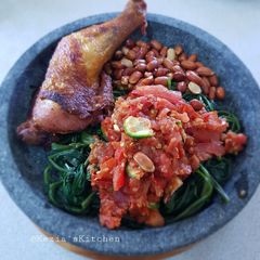 A picture of PLECING KANGKUNG (Water spinach with Sambal).