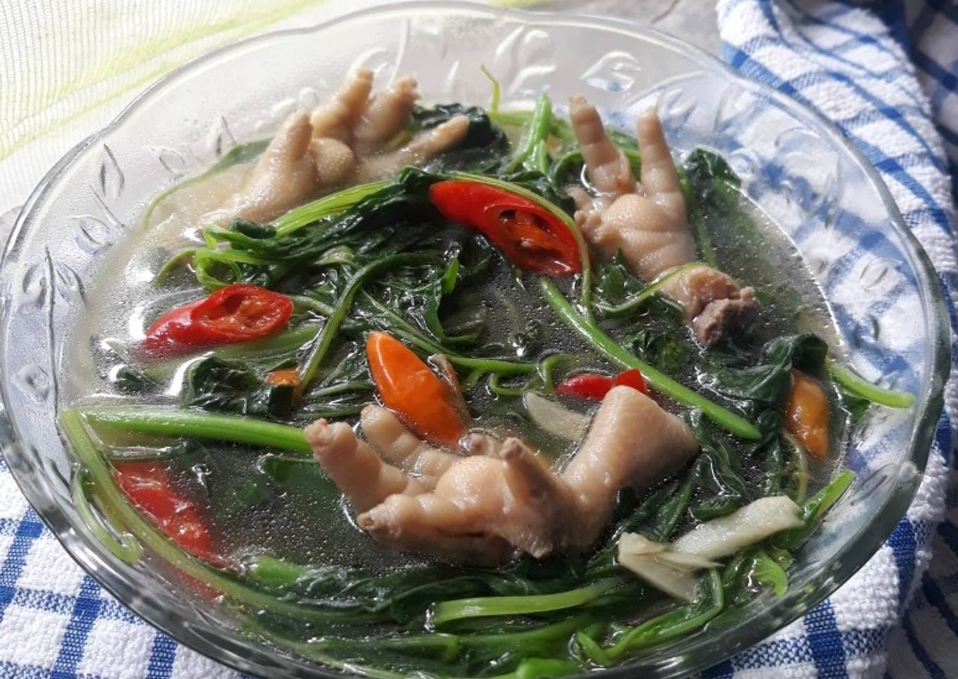 Sop bayam Jawa ceker pedas manis