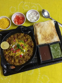 મિક્સ કઠોળ ઉસળ રેસીપી મુખ્ય ફોટો