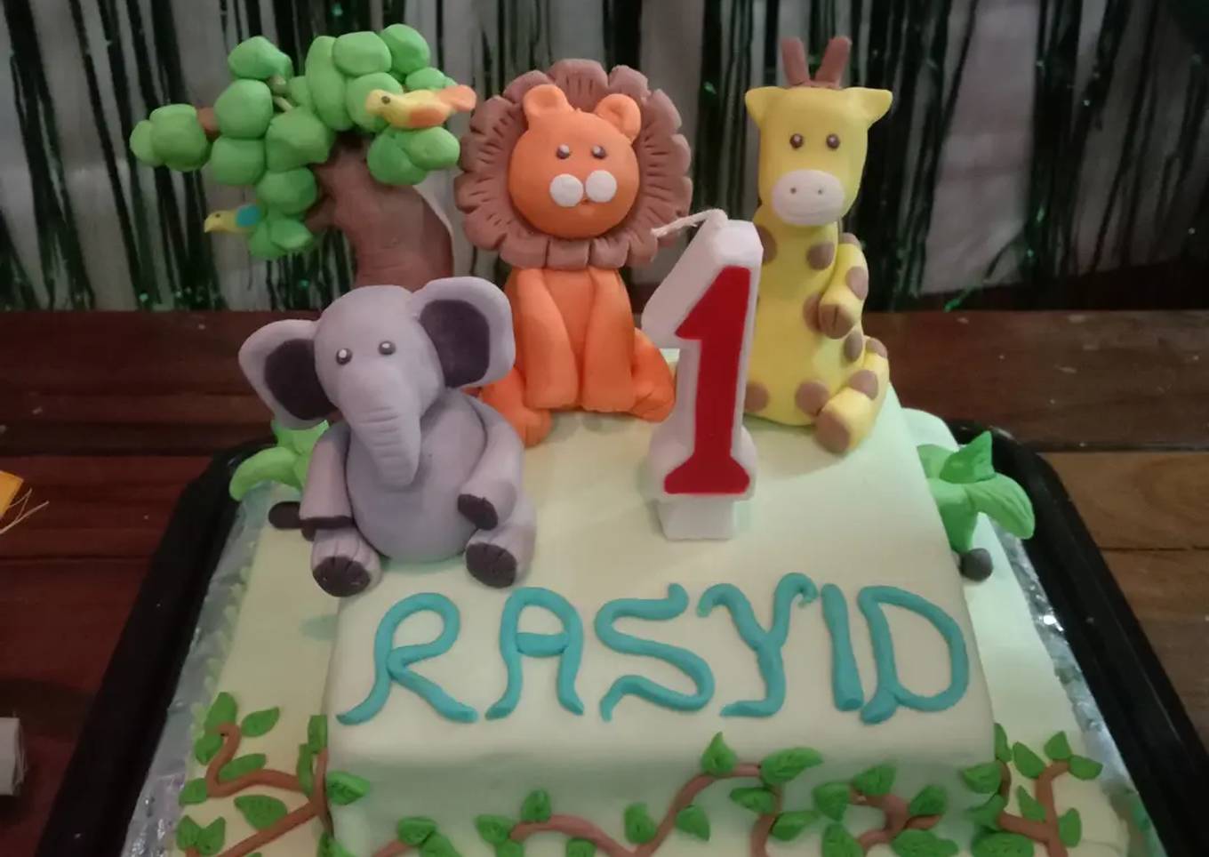 Kue tart fondant safari (cake fondant)