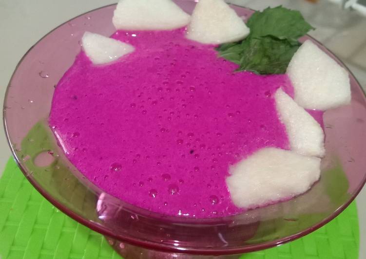 Smooties dragon fruit with bananas