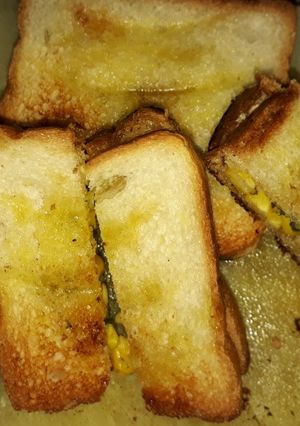 A picture of Corn garlic bread.