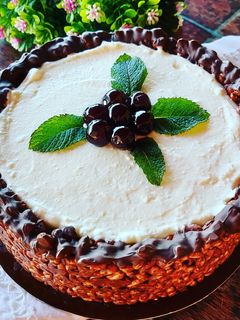 Foto di Torta cheesecake cioccolato e ricotta con riso soffiato