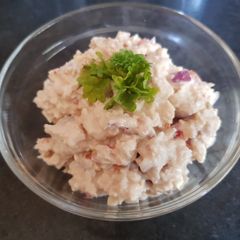 A picture of My Sour Cream & Lemon Chicken Dip.😀.