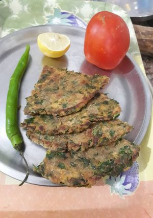 A picture of Palak Parantha.