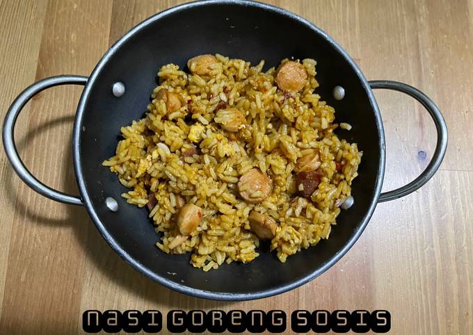 Resep Nasi Goreng Sosis oleh Jihan Kitchen Log - Cookpad