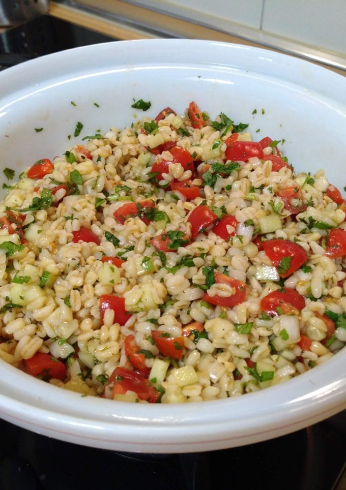 Una foto de Ensalada tabbouleh con trigo tierno