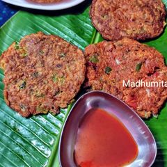 A picture of Beetroot Uttapam.
