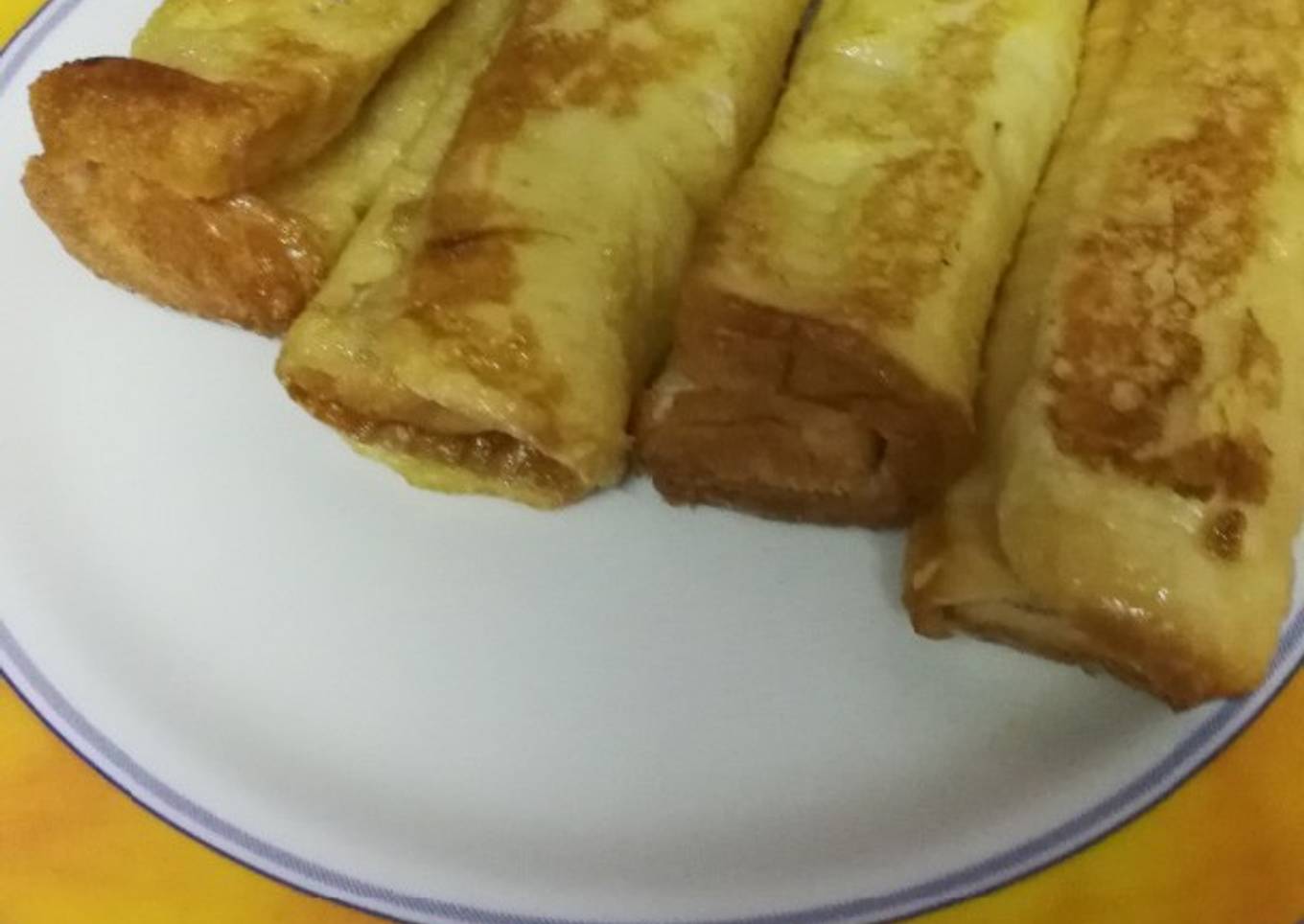 Sandwich sarden Gedek dengan telur