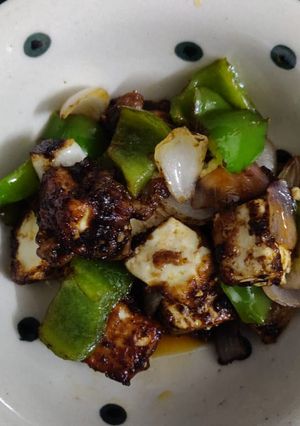 ચીલી પનીર (Chilly Paneer Recipe in Gujarati) રેસીપી મુખ્ય ફોટો