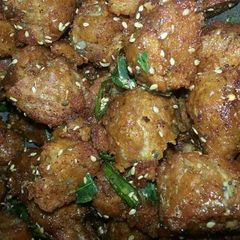 A picture of Methi muthiya.