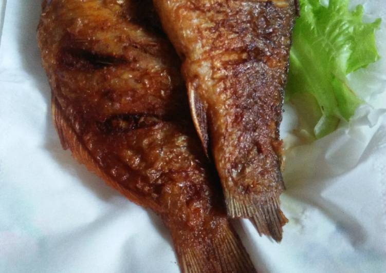 12 Resep: Ikan mas goreng gurih yang Lezat Sekali!