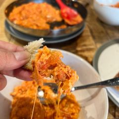 A picture of Menemen.