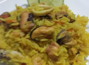 Una foto de Paella