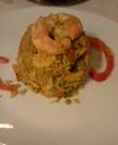 Arroz con vegetales mixtos y camarones