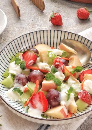 Foto resep Fruit Salad with yogurt