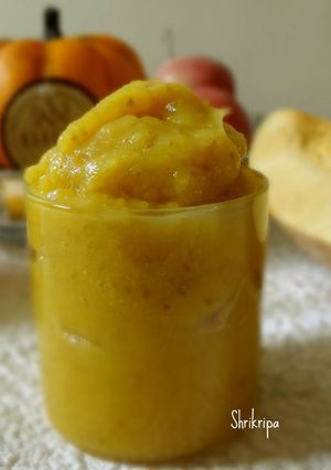 A picture of Homemade Pumpkin Puree:.