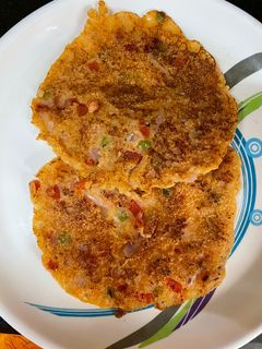 मिक्स वेज उत्तपम (mix veg uttapam recipe in hindi) रेसिपी मुख्य फोटो