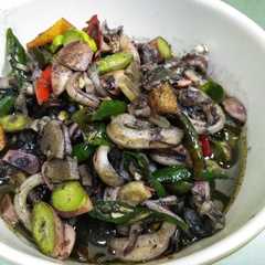 A picture of Tumis cumi pete cabe ijo.