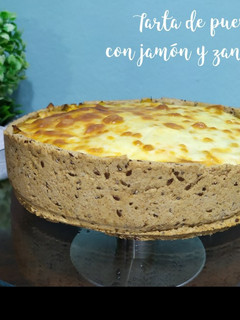 Una foto de Tarta de puerros, con jamón y zanahorias