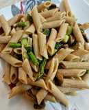 Fideos integrales salteados con champiñones y verduras