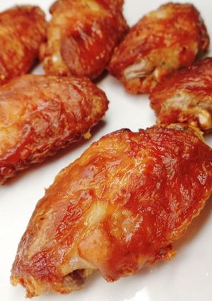 รูปของ ปีกไก่ทอดน้ำปลากรอบนอกนุ่มใน หม้อทอดไร้น้ำมัน
