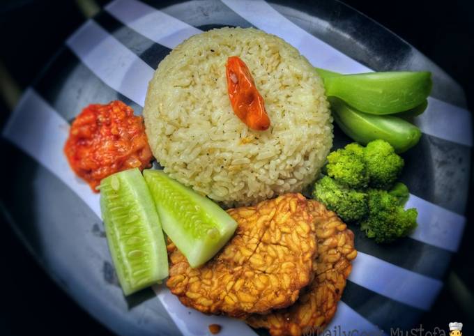 Resep Nasi Liwet Teri Medan Oleh Dapur Kang Mus 👨‍🍳 Cookpad