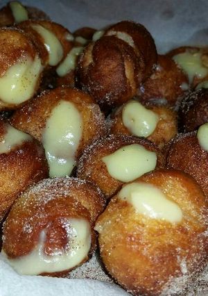 A picture of Snickerdoodle Poppers.