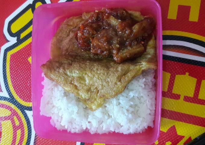 Resep: Bekal simpel, sambal terong dan telur dadar Untuk Jualan