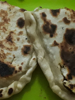 صورة لوصفة كسرة الشحمة حارة وبنية