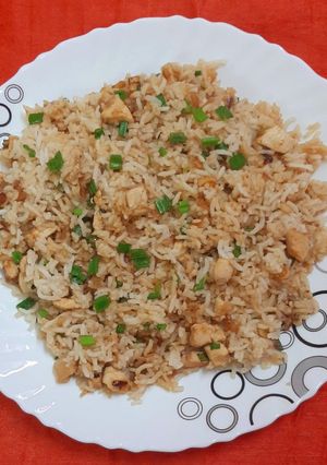 চিকেন বারন্ট গার্লিক ফ্রাইড রাইস (chicken burnt garlic fried rice rice in Bengali) রেসিপির প্রধান ছবি