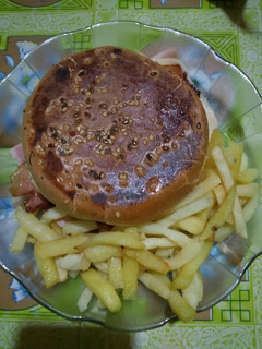 Una foto de Hamburguesas estilo Mc Donalds😍💣🤤