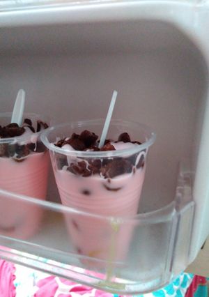 Una foto de Paletas de yogurt con cereal