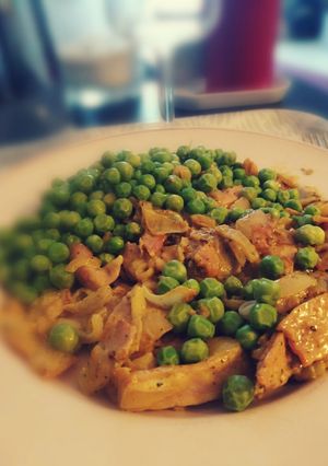 Une photo de Petits pois, bacon, oignon