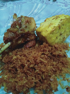 Foto resep Ayam & tahu goreng serundeng