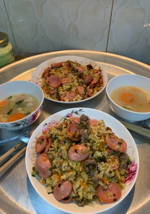 Hình của món Cơm rang thập cẩm.