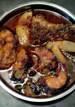 A picture of Fish curry.