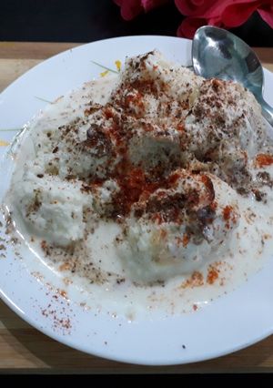 A picture of Dahi bread bhalla.