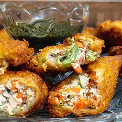 Dahi bread roll A picture of Dahi bread roll.