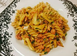 Foto de Fusilli com alcachofra e linguiça