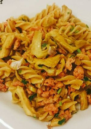 Foto de Fusilli com alcachofra e linguiça
