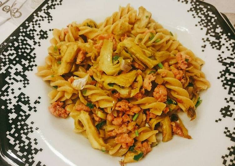 * Fusilli com alcachofra e linguiça - Gozhowgos