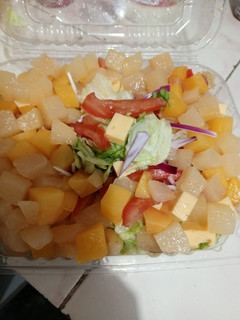 Una foto de Ensalada Tropical Mixta