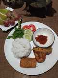 Paket Ayam Goreng Laos Ala Resto
